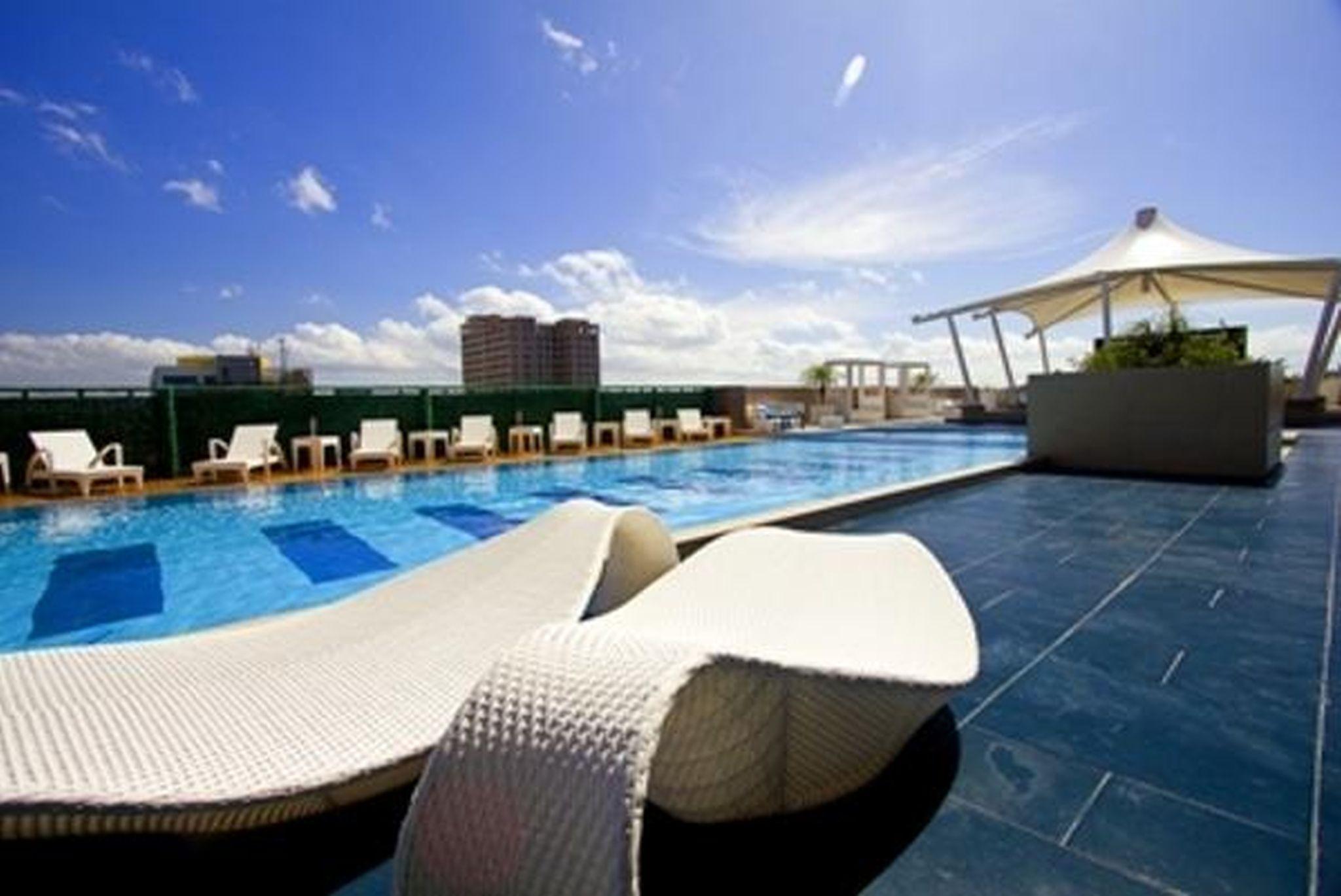 Готель The Bellevue Manila Muntinlupa City Екстер'єр фото